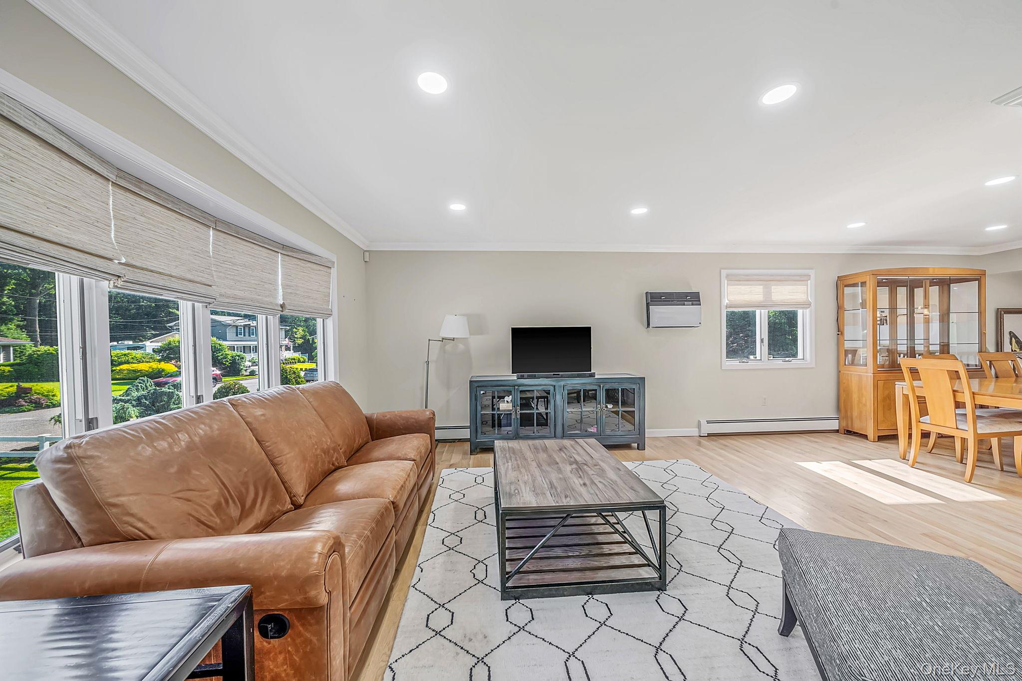 22 Milburn Road Centereach, NY 11720 - Photo 11 of 36 Gallery Image 11