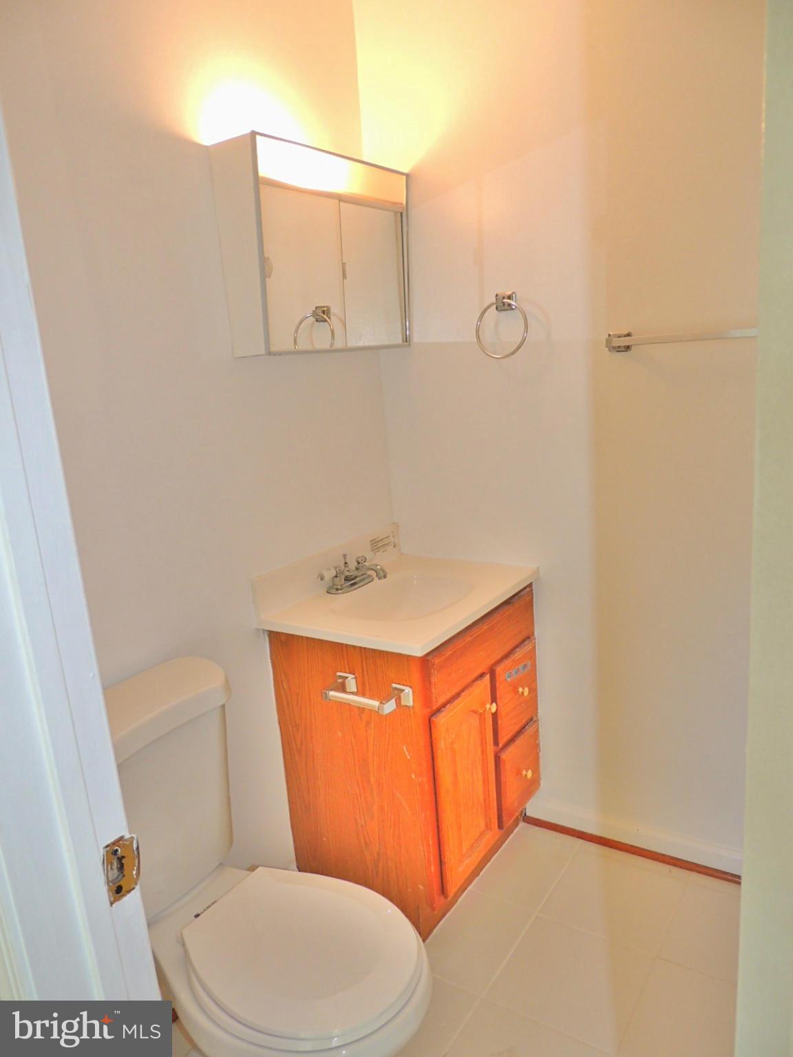 3792 Port Hope Point Triangle, VA 22172 - Photo 6 of 14 Bath