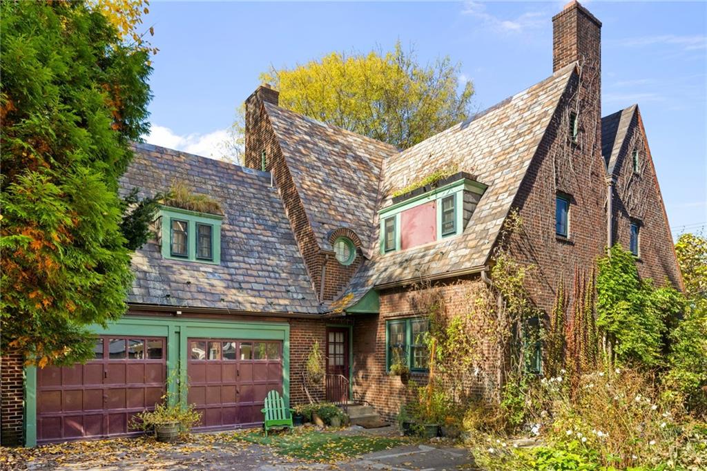 7008 Thomas Boulevard Pittsburgh, PA 15208 - Photo 20 of 23 a view of a house with a yard