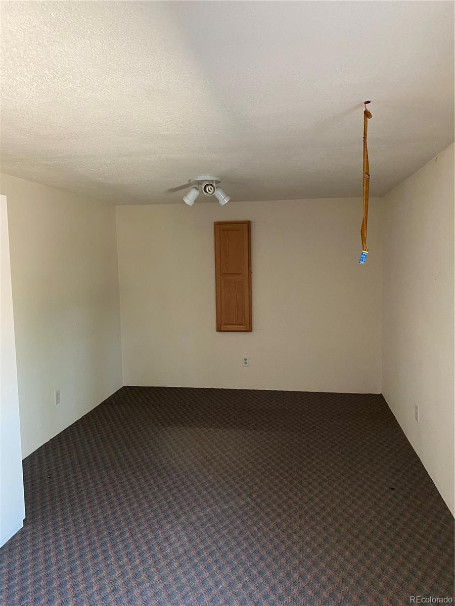 19230 Loop Road Colorado Springs, CO 80928 - Photo 12 of 19 Gallery Image 12