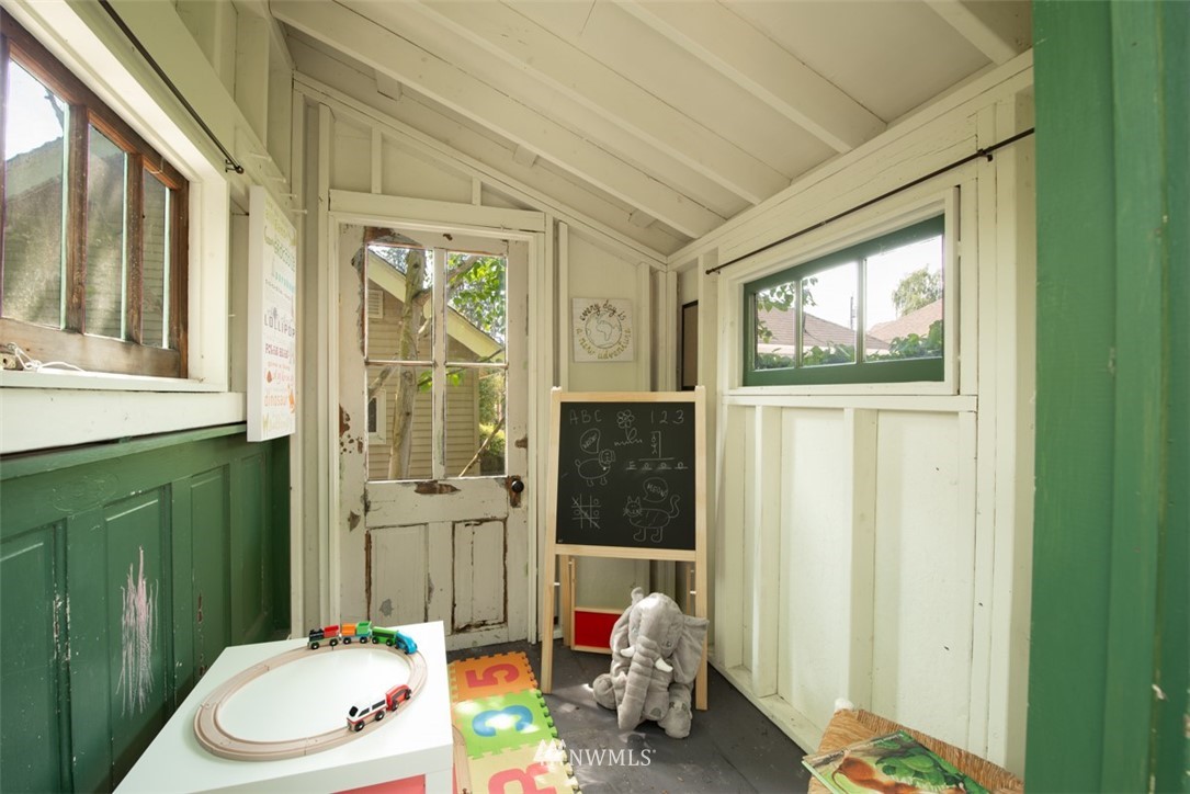 932 North 83rd Street Seattle, WA 98103 - Photo 22 of 25 Gallery Image 22