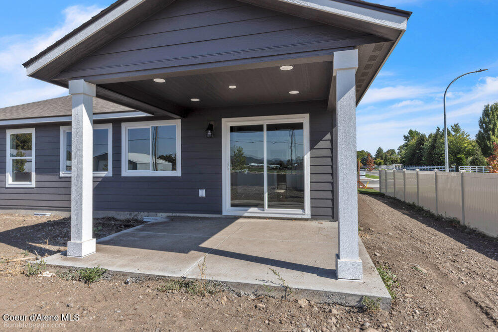 4320 North Arrowleaf Loop Post Falls, ID 83854 - Photo 7 of 37 bb193412-229_161