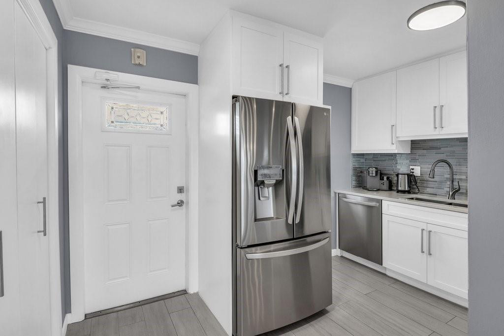 698 Northeast Spanish River Boulevard, Unit 42 Boca Raton, FL 33431 - Photo 8 of 27 Photo 8