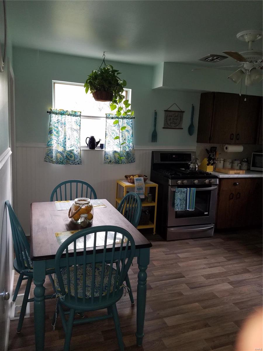 136 Chambers Road St. Louis, MO 63137 - Photo 8 of 27
