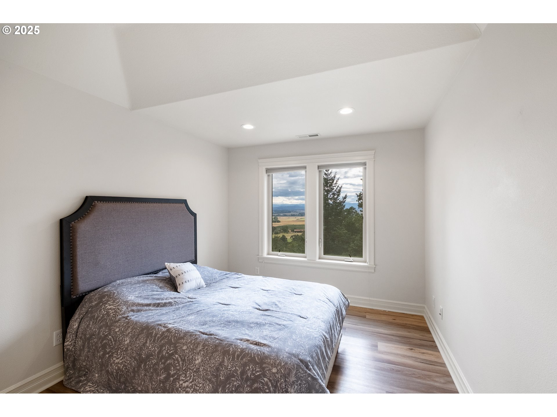 846 55th Avenue Northwest Salem, OR 97304 - Photo 17 of 48