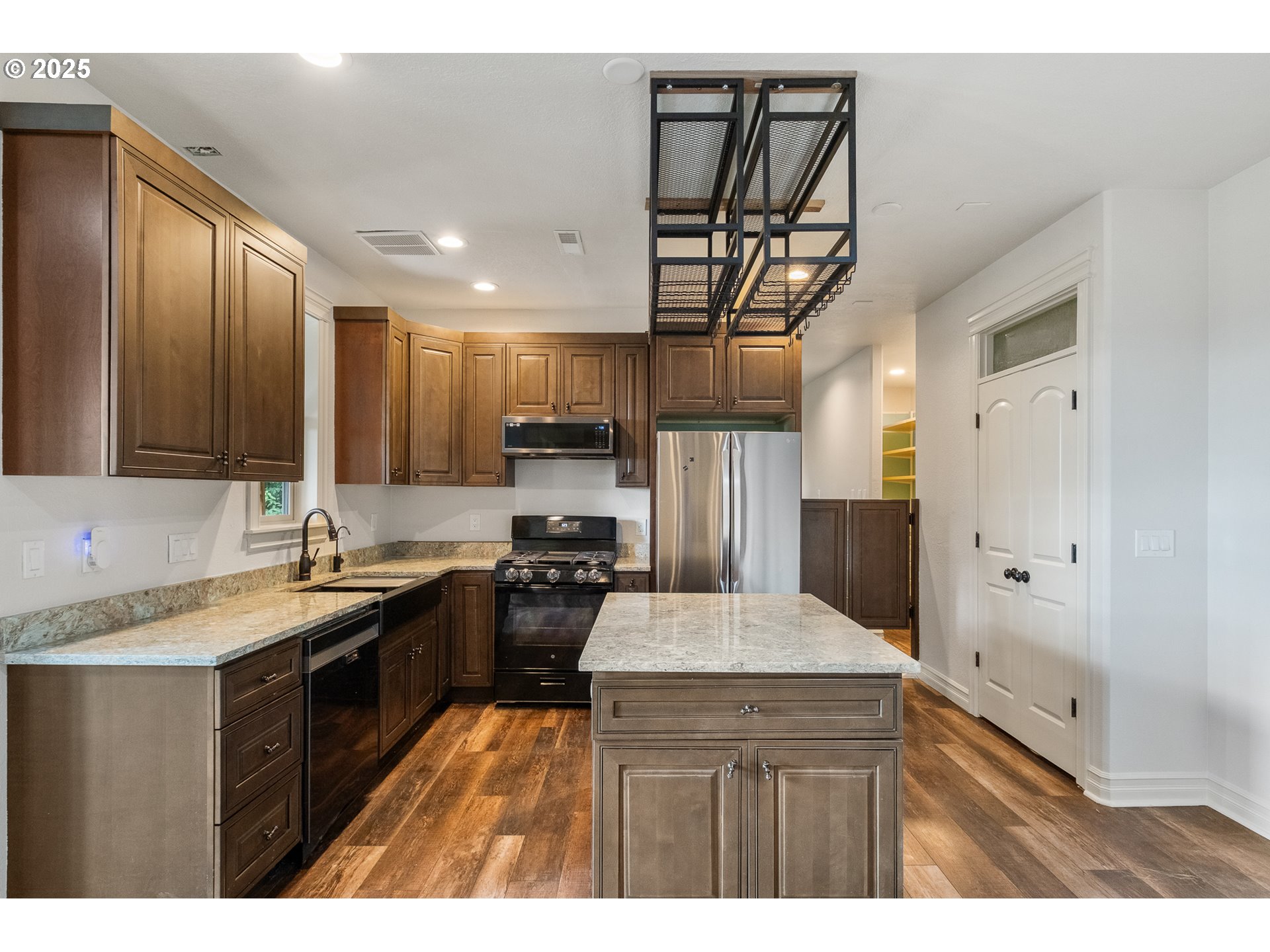 846 55th Avenue Northwest Salem, OR 97304 - Photo 28 of 48