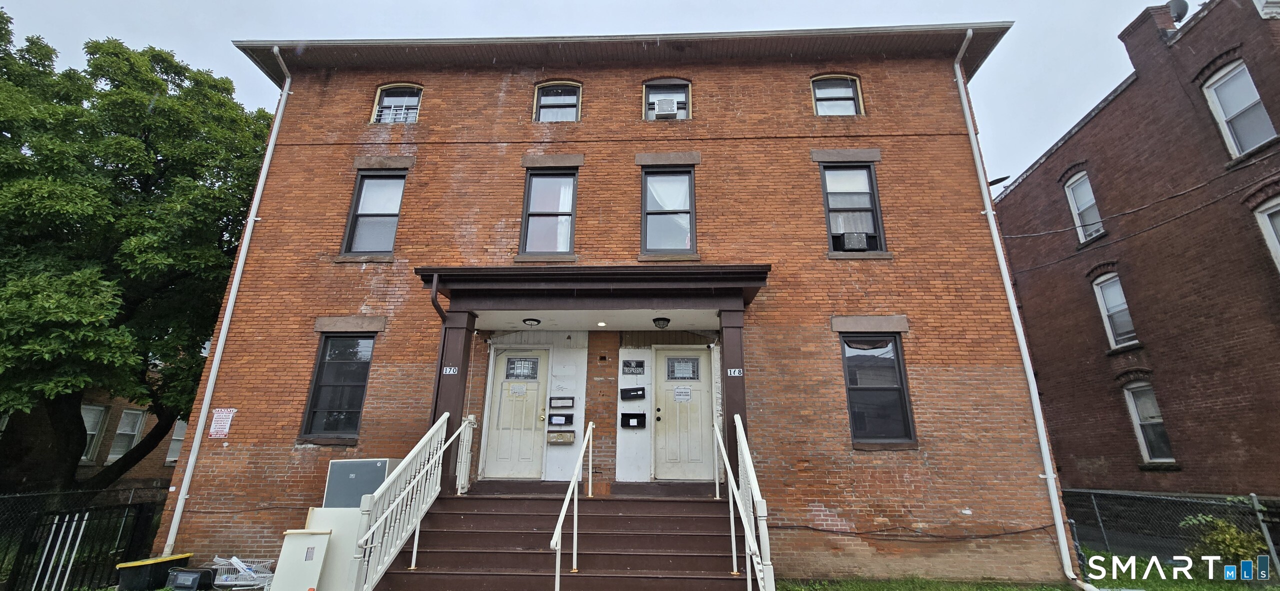 166 Affleck Street Hartford, CT 06106 - Photo 2 of 21 a front view of a building