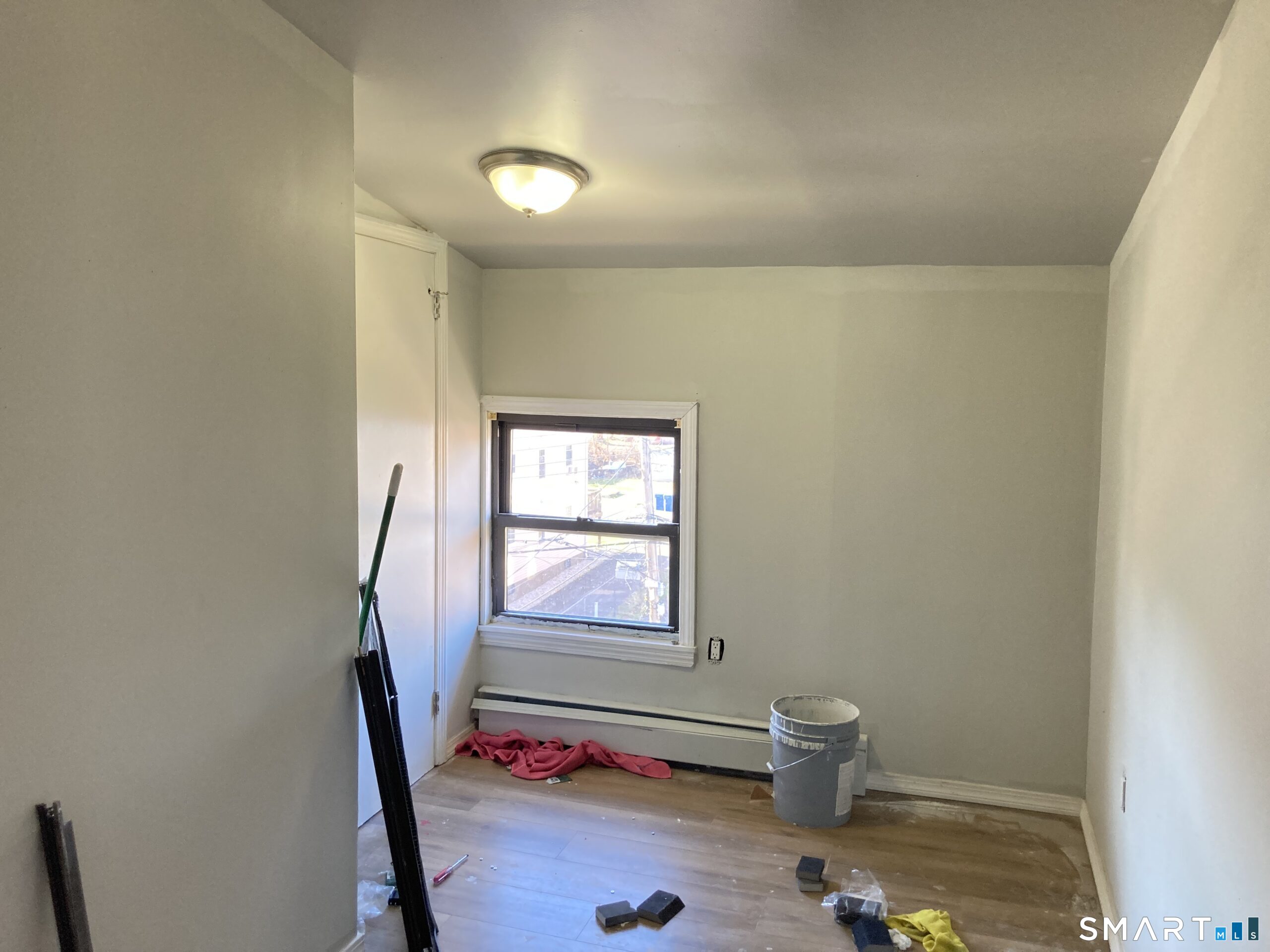 166 Affleck Street Hartford, CT 06106 - Photo 3 of 21 a bathroom with a window