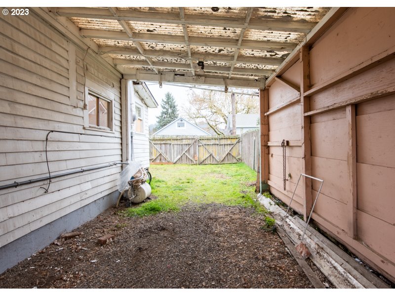 1225 E Street Springfield, OR 97477 - Photo 23 of 25 a view of a back yard of the house