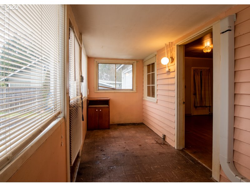1225 E Street Springfield, OR 97477 - Photo 4 of 25 a view of an empty room and window