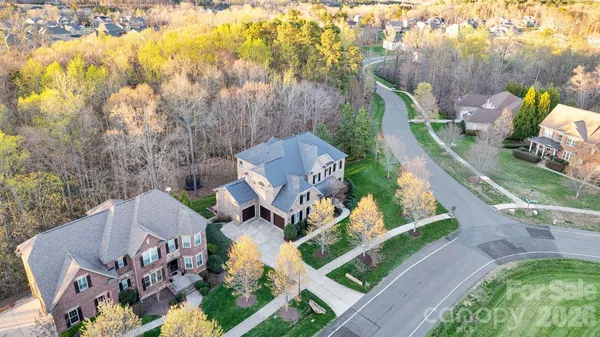 a view of an outdoor space