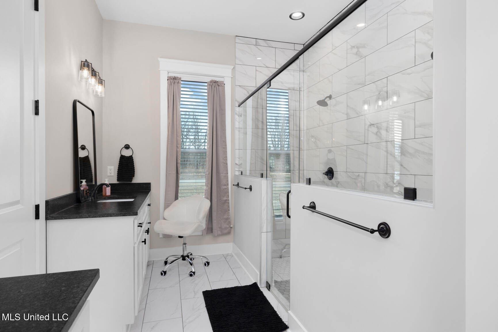 124 Drake Lane Red Banks, MS 38661 - Photo 16 of 28 primary bathroom