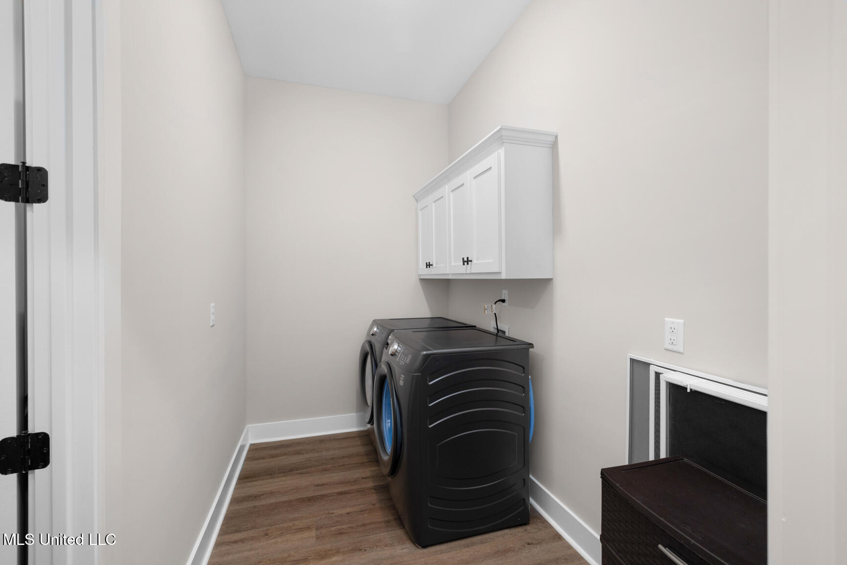 124 Drake Lane Red Banks, MS 38661 - Photo 18 of 28 laundry room