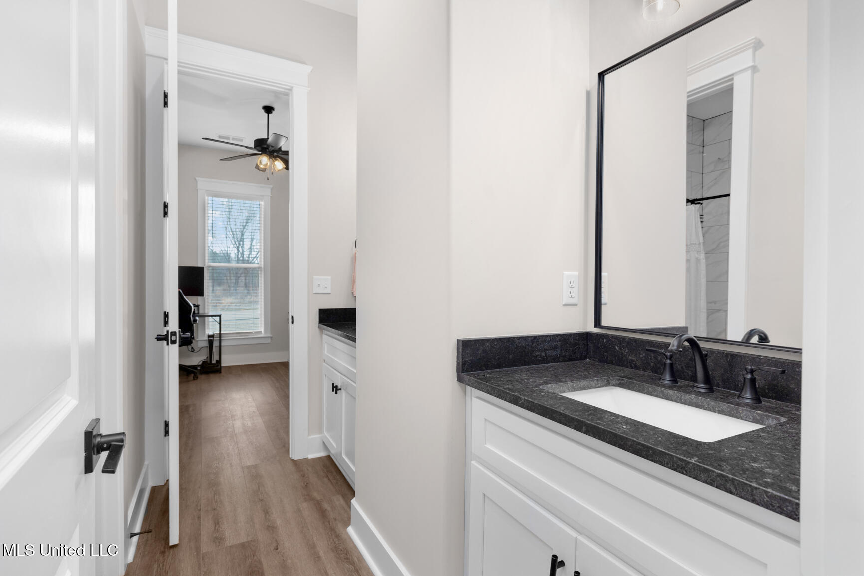 124 Drake Lane Red Banks, MS 38661 - Photo 23 of 28 jack & jill bath