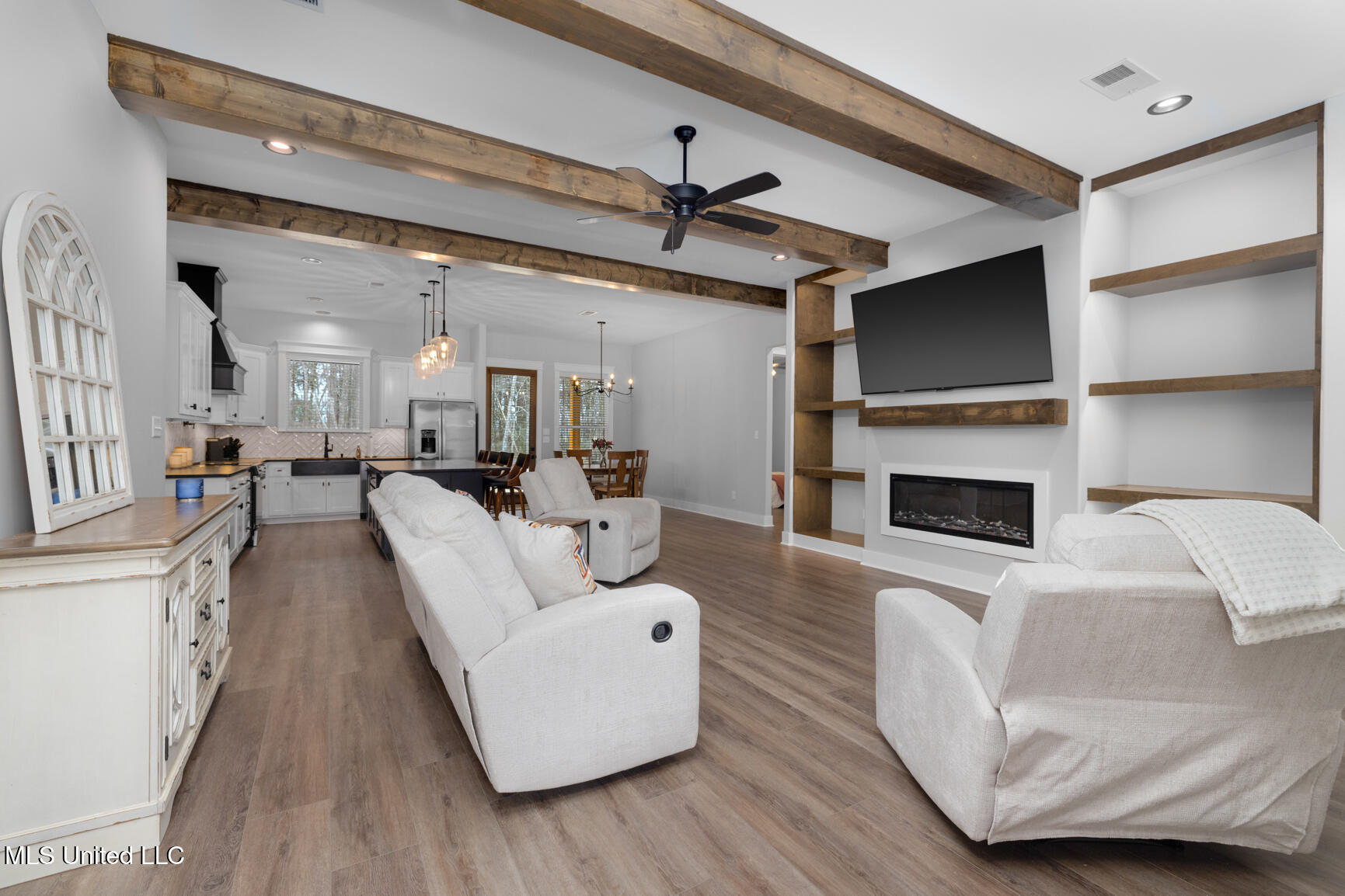 124 Drake Lane Red Banks, MS 38661 - Photo 4 of 28 living room