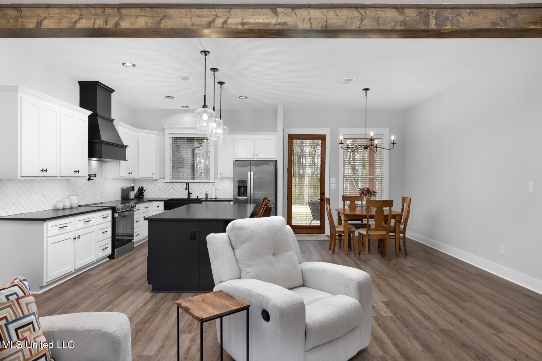 124 Drake Lane Red Banks, MS 38661 - Photo 6 of 28 main living