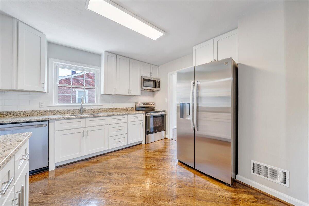 1745 Morwanda Street Northwest Salem, VA 24153 - Photo 10 of 61 10-MIB00112