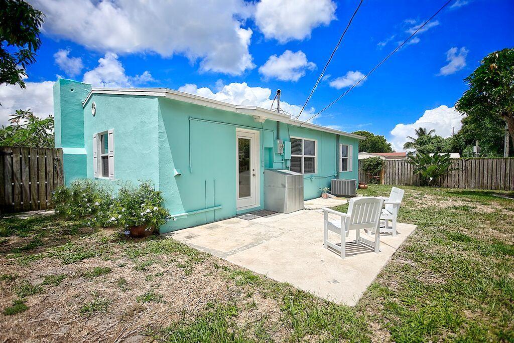 812 Cherry Road West Palm Beach, FL 33409 - Photo 11 of 13 Cherry 12 MLS