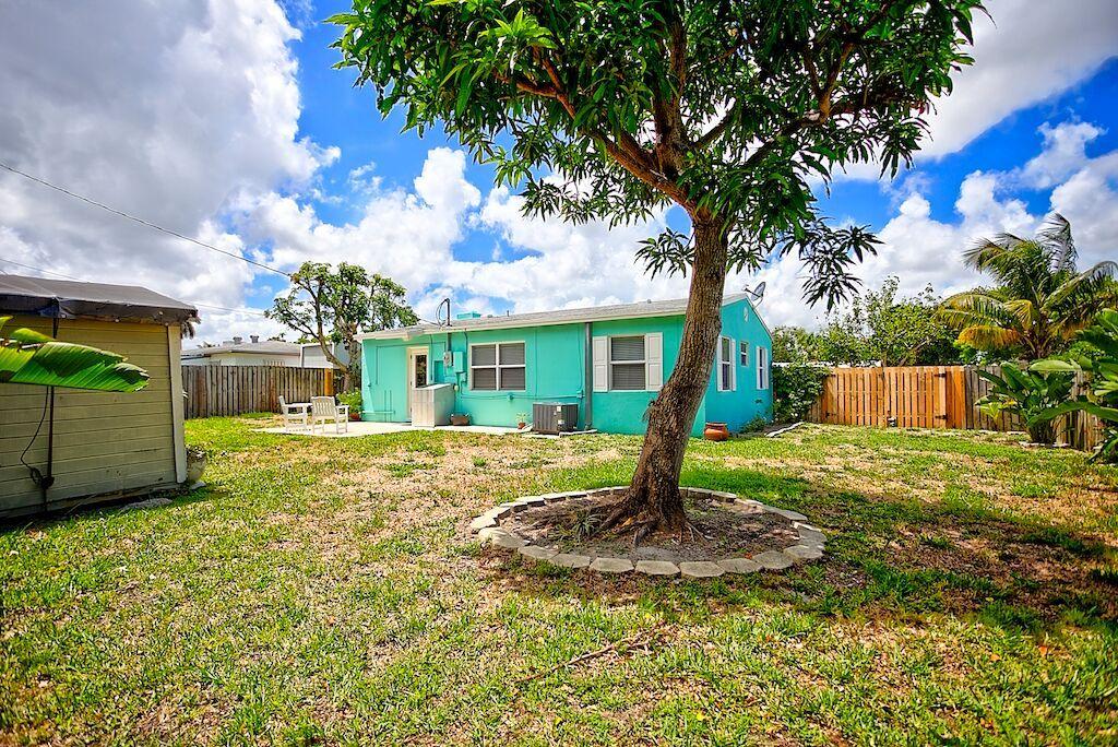 812 Cherry Road West Palm Beach, FL 33409 - Photo 13 of 13 Cherry 14 MLS