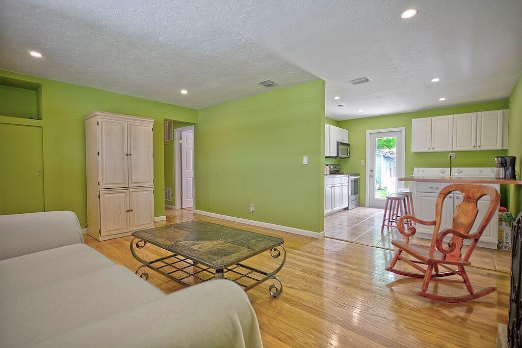 812 Cherry Road West Palm Beach, FL 33409 - Photo 2 of 13 Cherry 11 MLS
