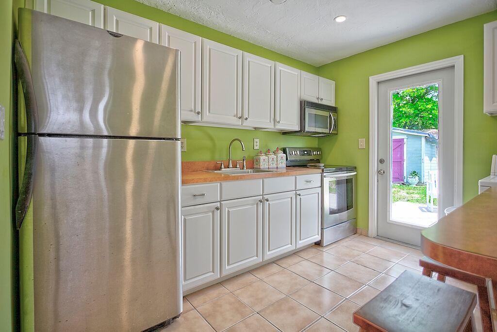 812 Cherry Road West Palm Beach, FL 33409 - Photo 6 of 13 Cherry 8 MLS