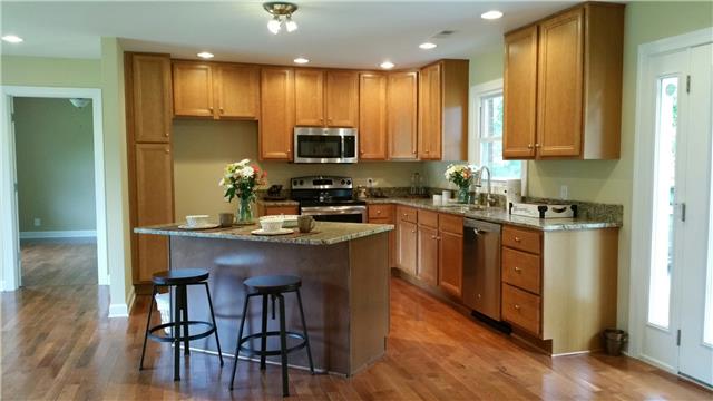 922 Logue Road Mount Juliet, TN 37122 - Photo 2 of 13 BEAUTIFUL NEW KIT, GRANITE COUNTER TOPS, ISLAND PANTRY, STAINLESS APPLIANCES.