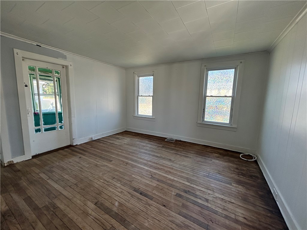 309 9th Street Dix, NY 14891 - Photo 6 of 19 Living Room