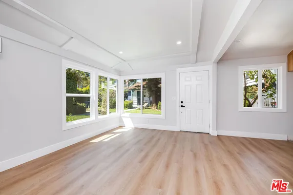 $2,800 | 4524 Laurel Canyon Boulevard, Valley Village, CA 91607