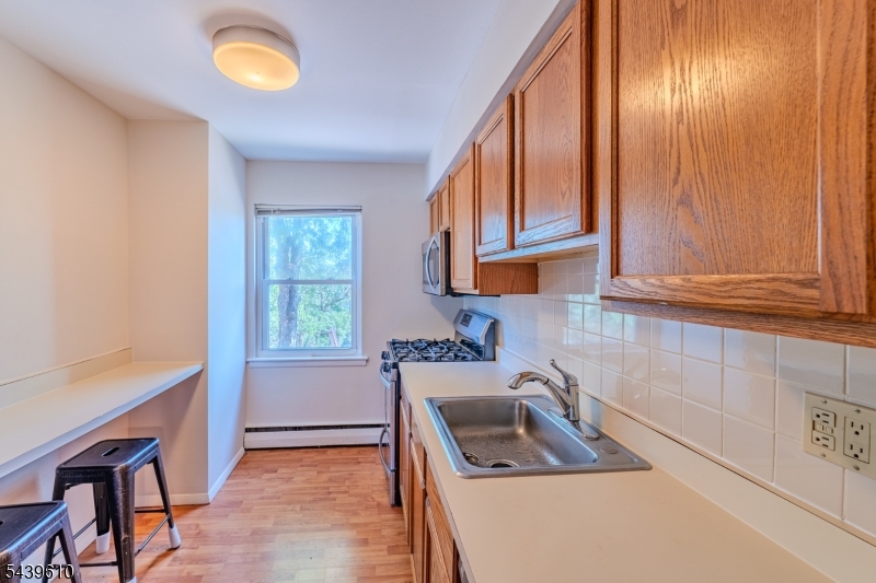 93 Fox Road Edison, NJ 08817 - Photo 12 of 27