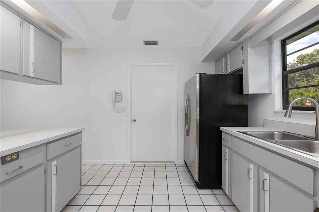 1319 Orange Tree Drive Edgewater, FL 32132 - Photo 5 of 28