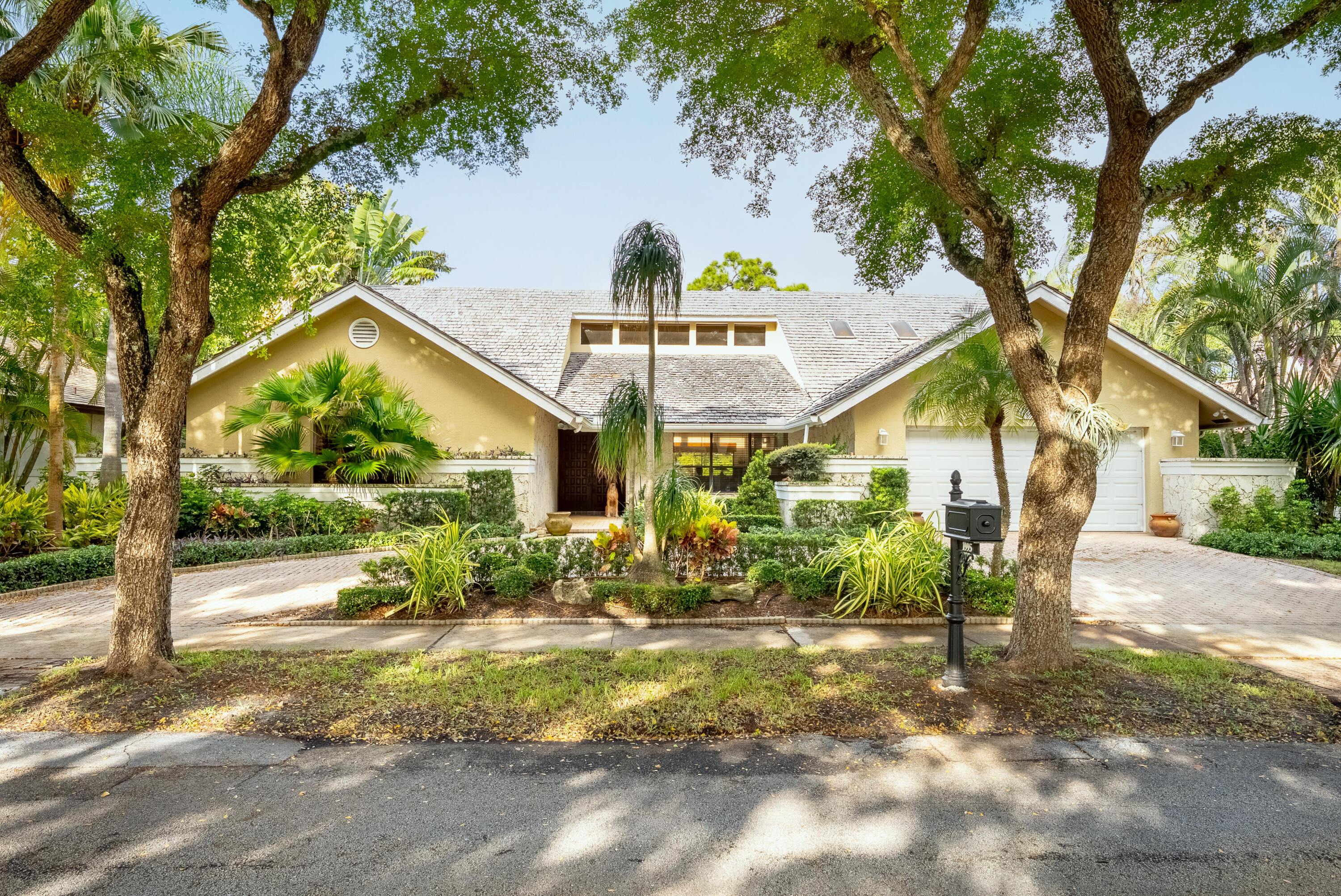 1995 Parkside Circle South Boca Raton, FL 33486 - Photo 2 of 5 DSC00837-HDR