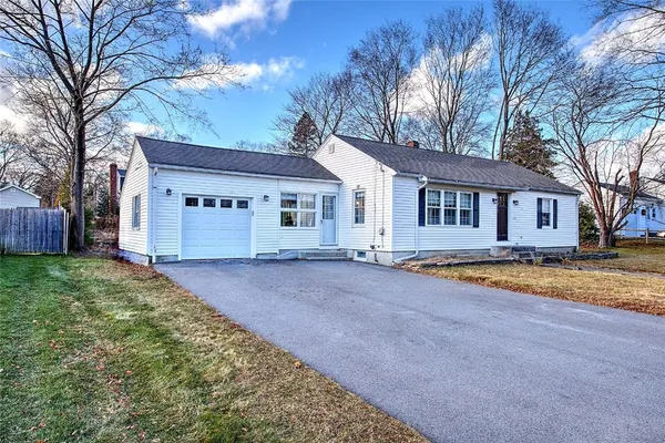 $430,000 | 4 Hillcrest Avenue, Smithfield, RI 02828