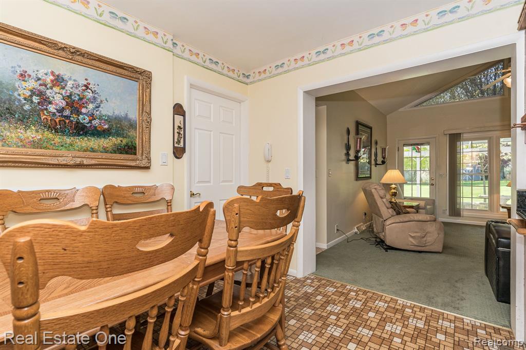 129 Texas Avenue Rochester Hills, MI 48309 - Photo 23 of 50