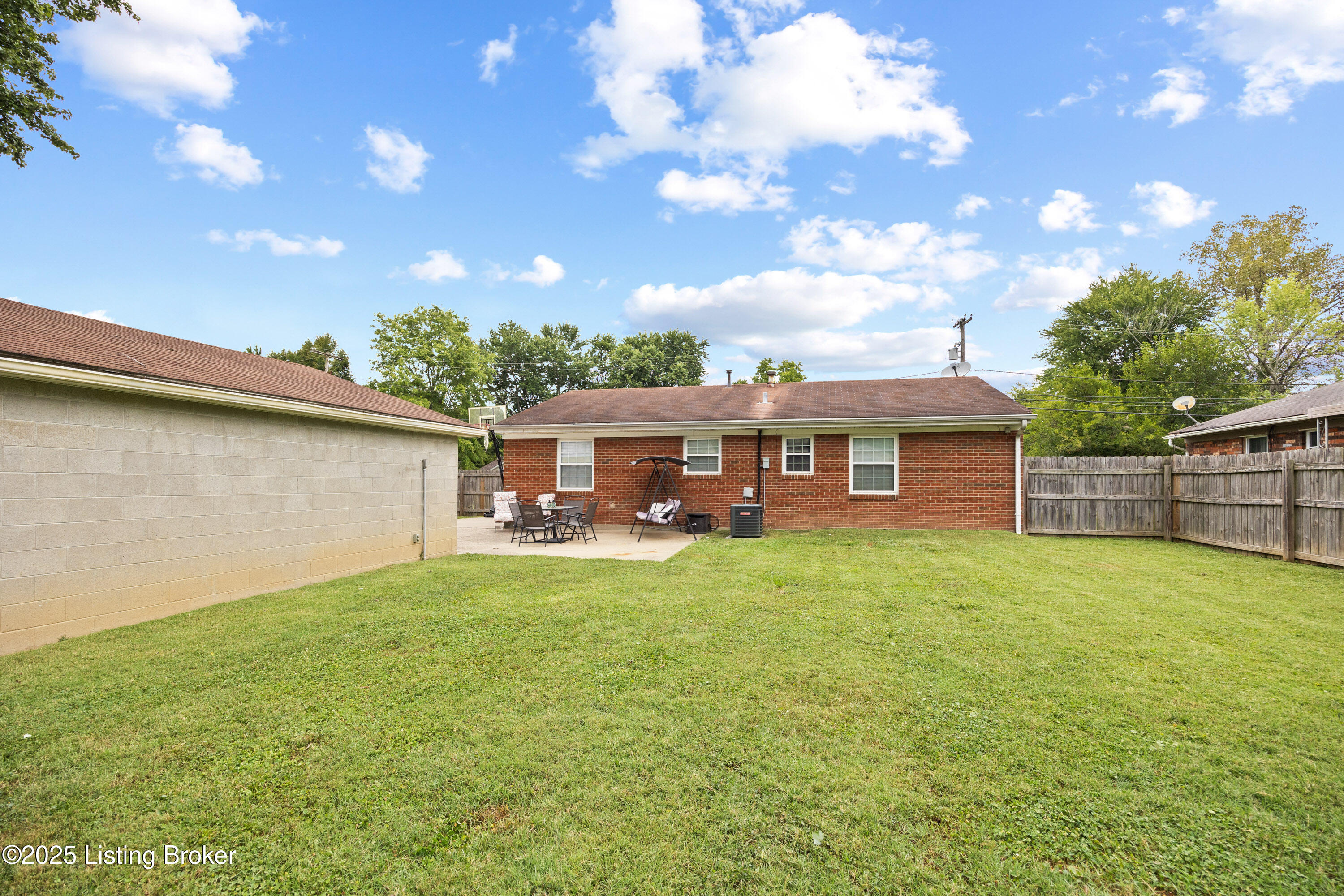 4702 Church Road Louisville, KY 40272 - Photo 25 of 27 025