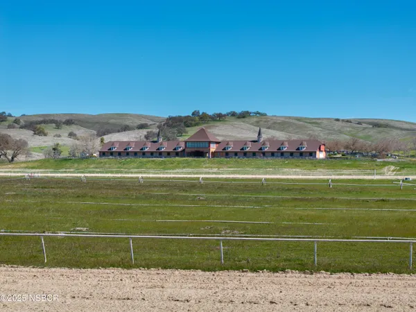 $33,000,000 | 5010 Gate 4 Road, Paso Robles, CA 93446