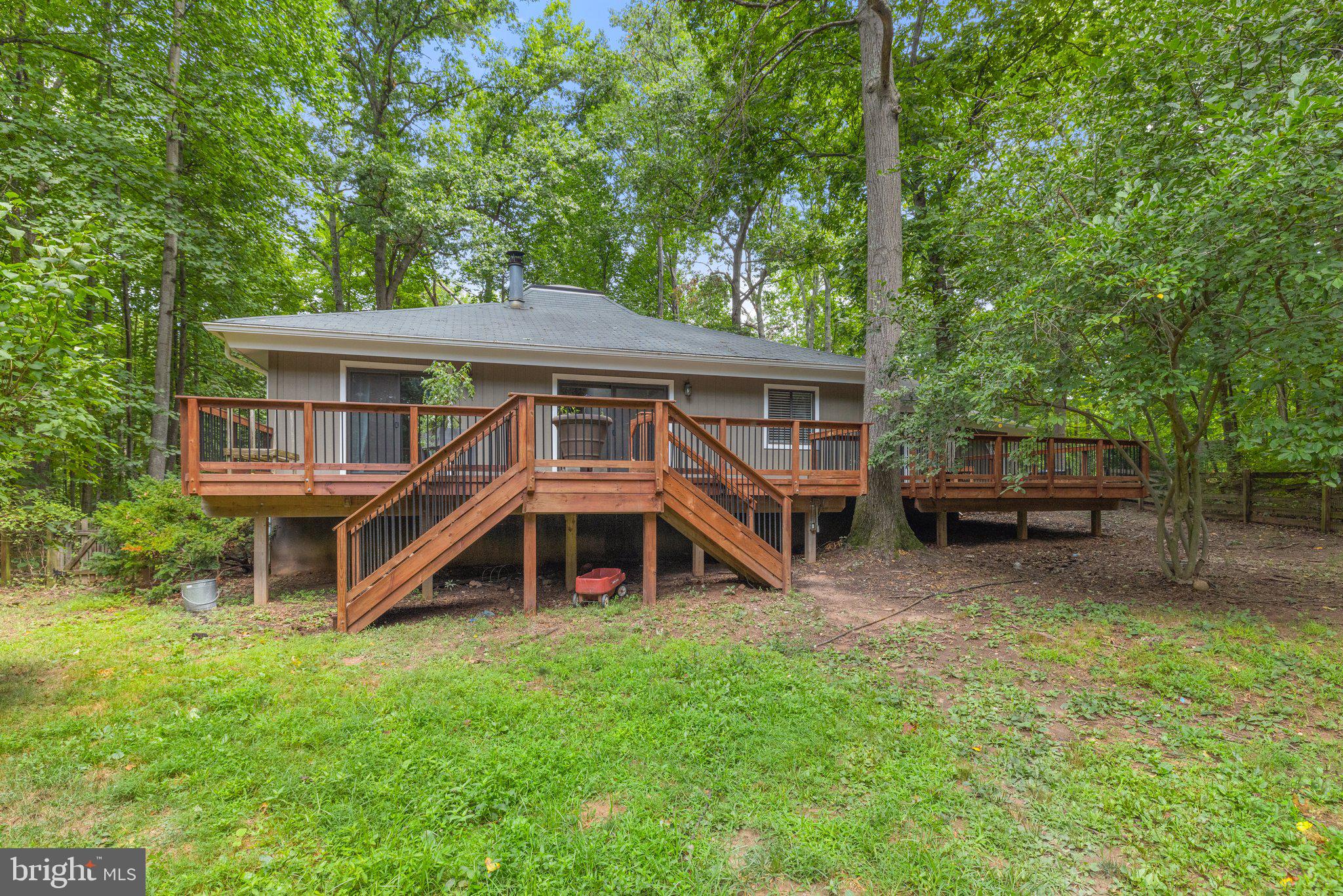20787 Evergreen Mills Road Leesburg, VA 20175 - Photo 53 of 69 Exterior Rear View with Large Deck