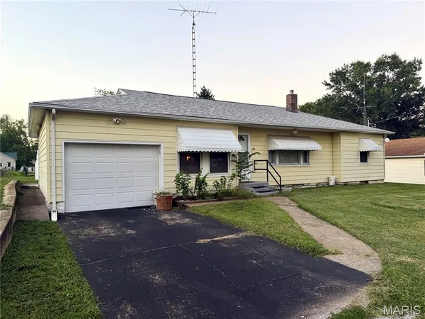 $120,000 | 303 East Davis Street, Ava, IL 62907