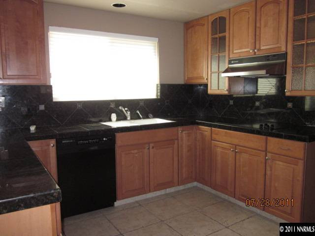 4310 Acadia Way Reno, NV 89502 - Photo 7 of 11 Photo 7