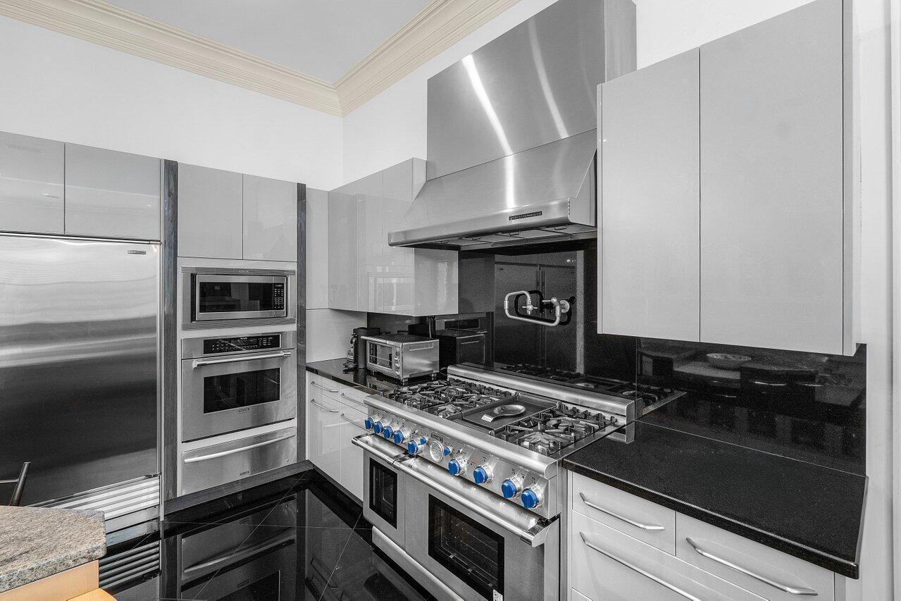 7172 Valencia Drive Boca Raton, FL 33433 - Photo 13 of 51 025-7172ValenciaDrive-BocaRaton-FL-33433