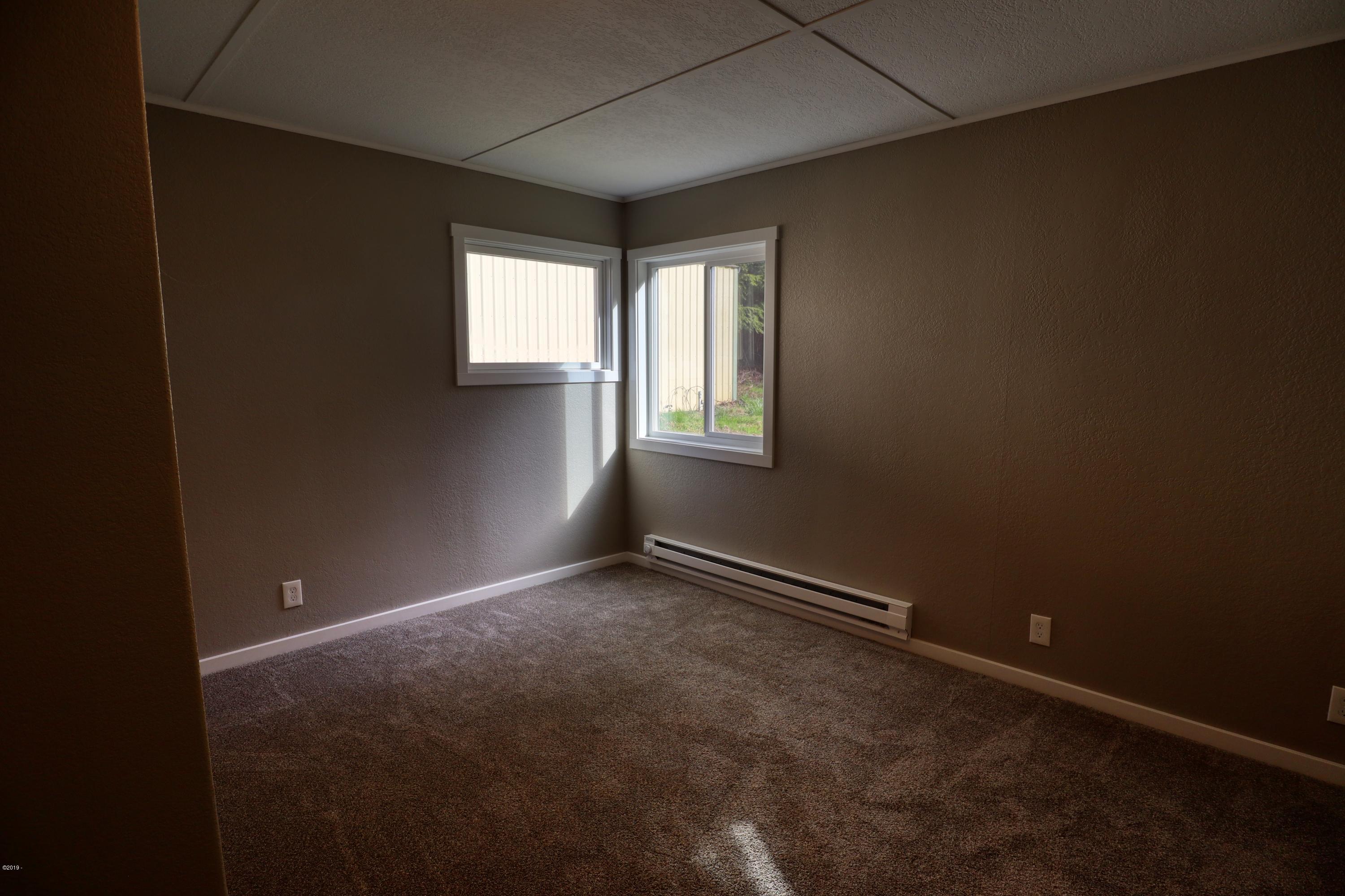 15 Yasek Loop Toledo, OR 97391 - Photo 11 of 23 3rd Bedroom