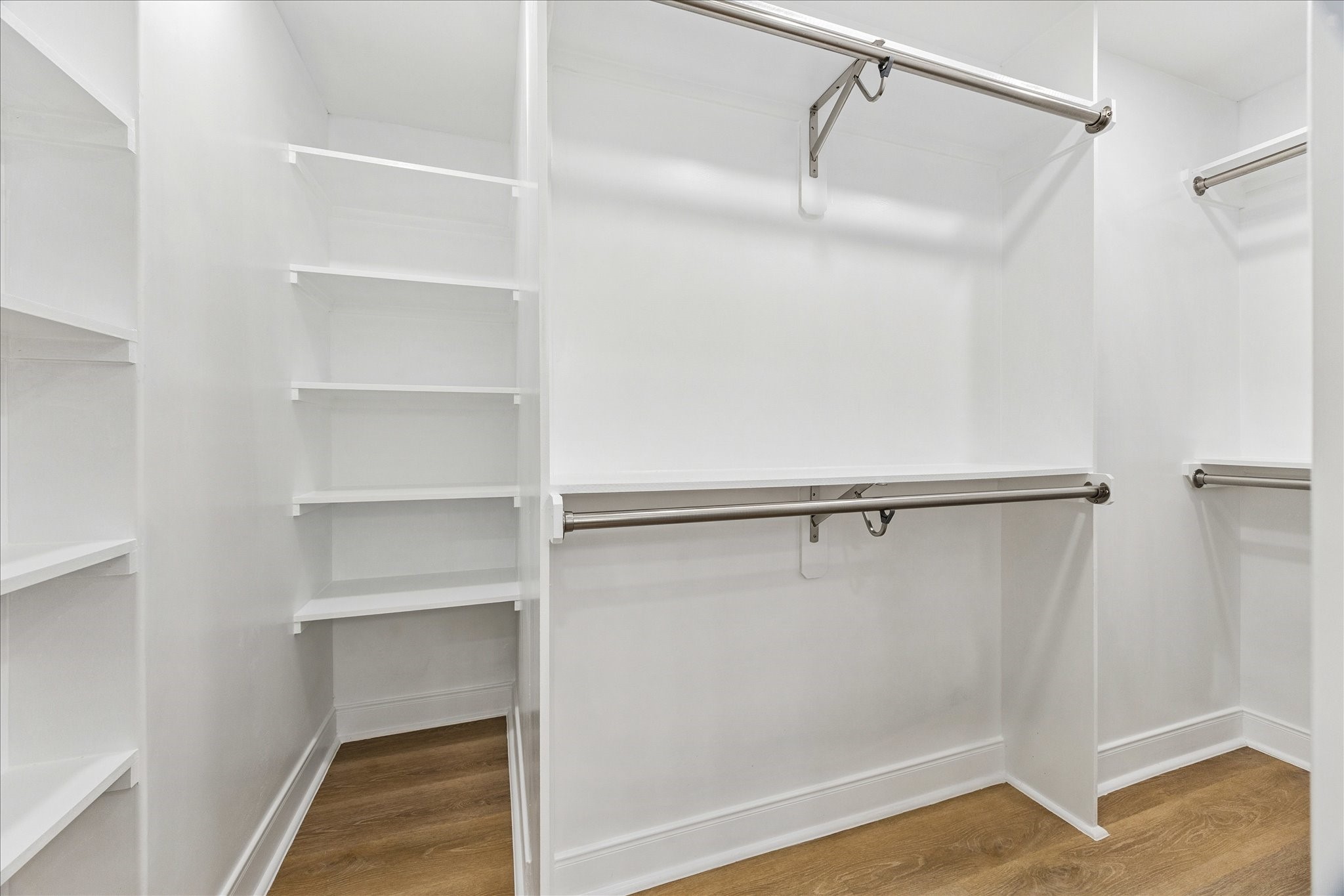 903 East 37th Street Houston, TX 77022 - Photo 5 of 17