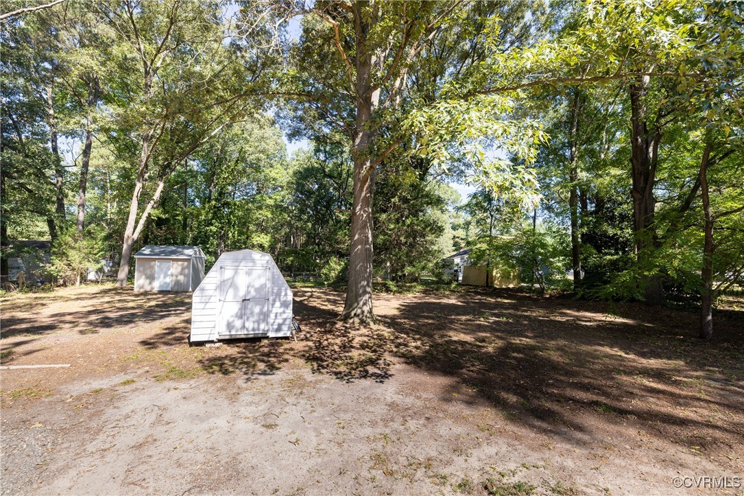 6984 Springhill Road Mechanicsville, VA 23116 - Photo 8 of 30 Gallery Image 8