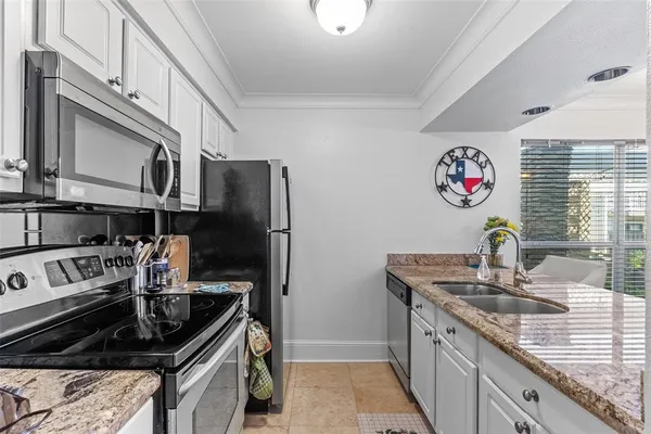 $2,300 | 5904 Sandhurst Lane, Unit 147, Dallas, TX 75206