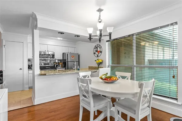 $2,300 | 5904 Sandhurst Lane, Unit 147, Dallas, TX 75206