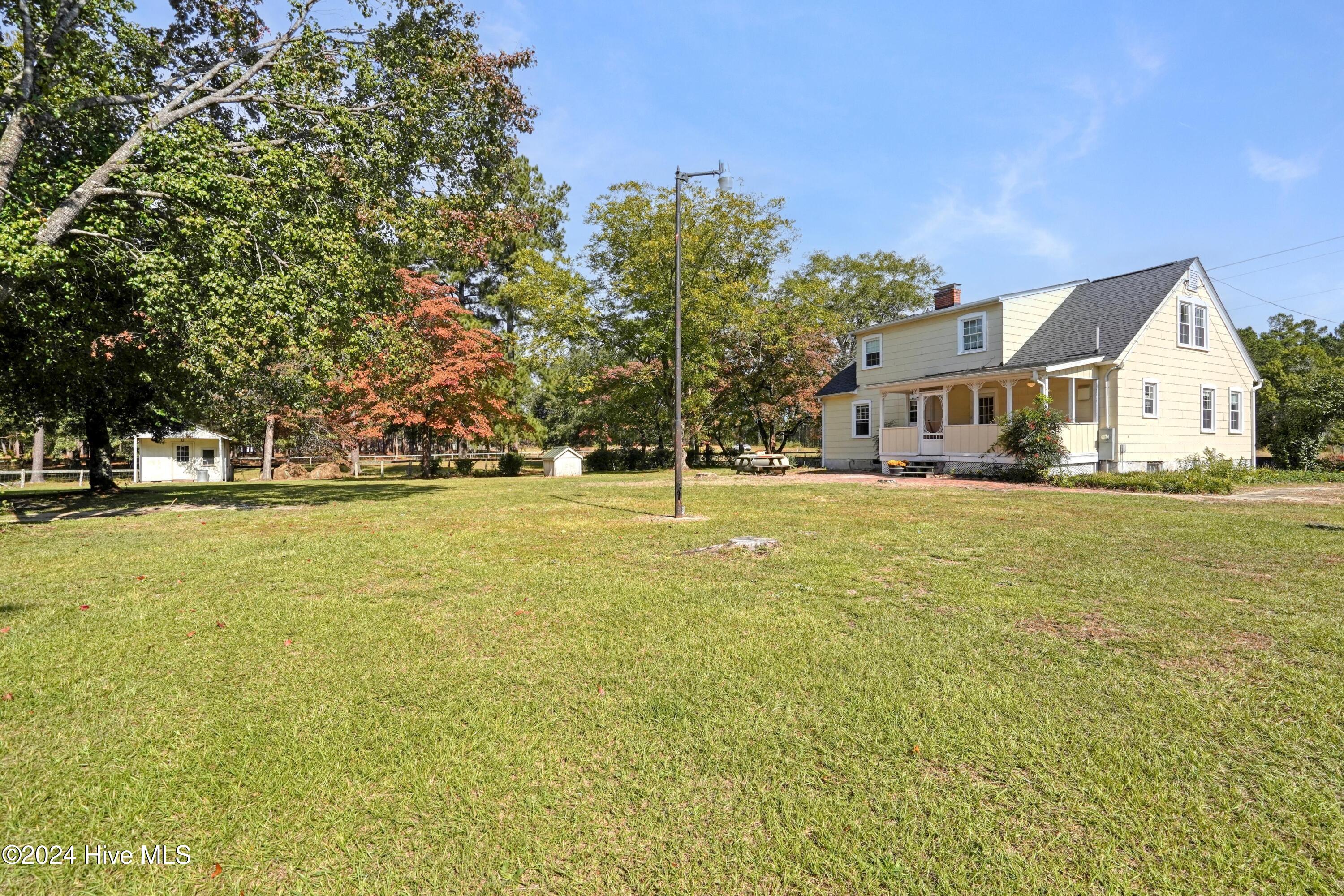 8811 Aberdeen Road Aberdeen, NC 28315 - Photo 5 of 30 5