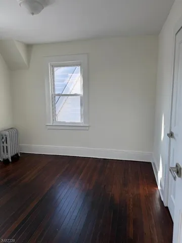 $4,000 | 771 5th Street, Lyndhurst, NJ 07071