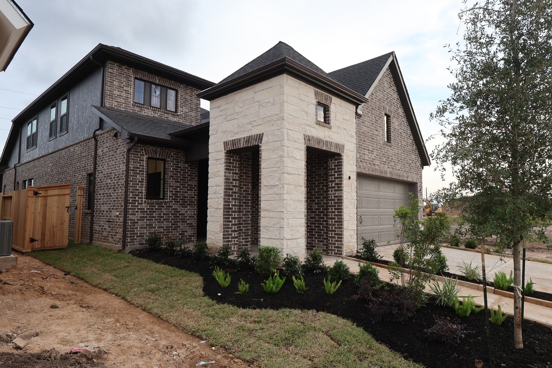 11630 Birdsong Drive Rosharon, TX 77583 - Photo 1 of 18 Welcome to The Galveston by David Weekley Homes. **HOME ESTIMATED TO BE COMPLETE JUNE 2026**