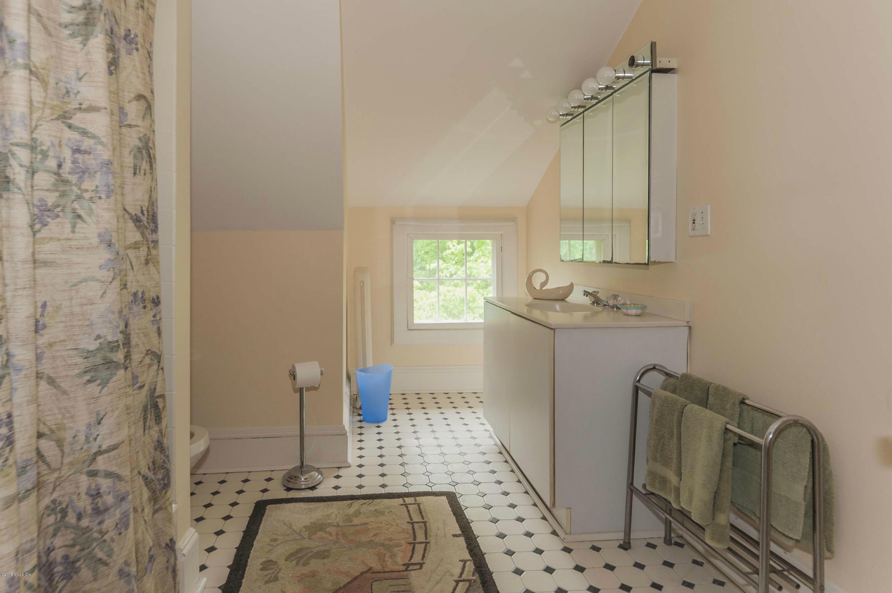 33 Hillside Road Greenwich, CT 06830 - Photo 15 of 22 11A