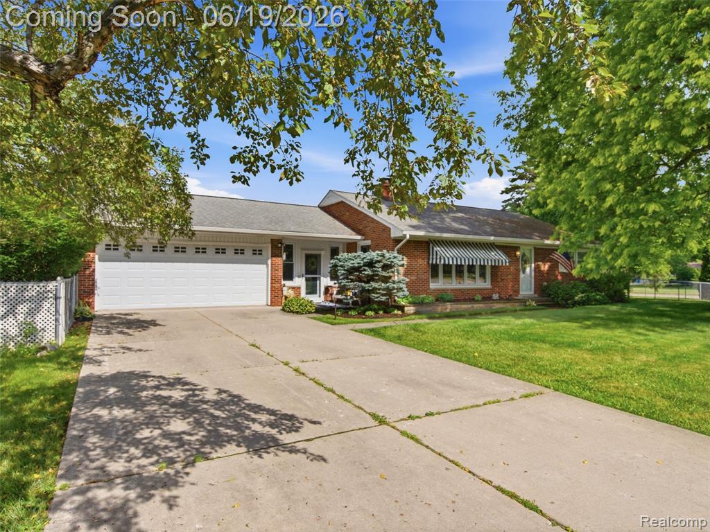 24 Nevada Avenue Rochester Hills, MI 48309 - Photo 3 of 34