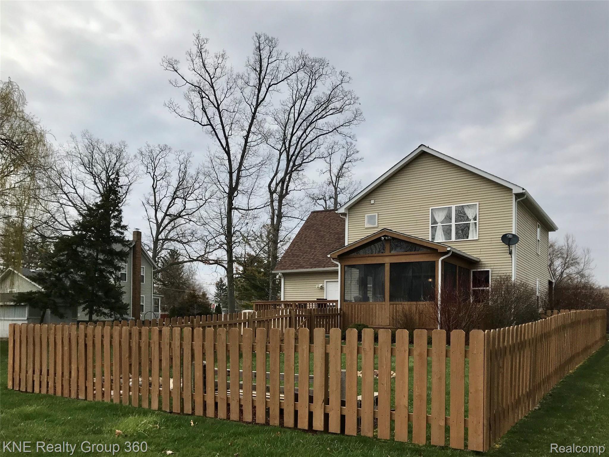 720 Brower Road Fowlerville, MI 48836 - Photo 12 of 38 FAA6D527-CD88-4455-9D81-559475002920.jpeg